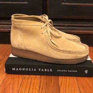 Clark’s wallabee womens 38 tan